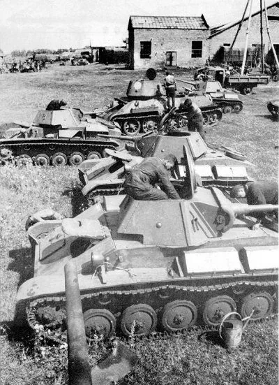 View 13 of T-70
